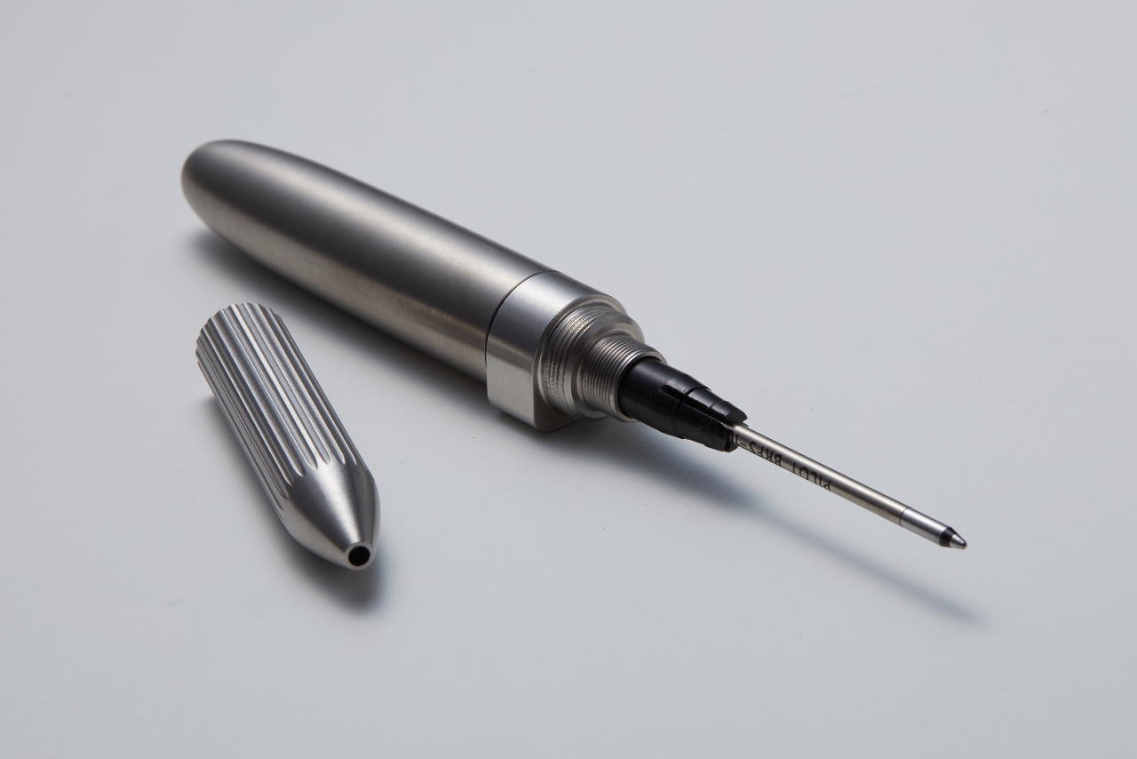 REFILL PEN JACKET Extra Short 携帯しやすいコンパクト設計