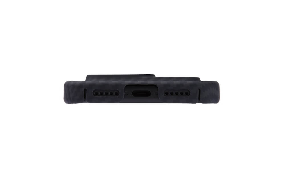 USB-C端子まわりの開口