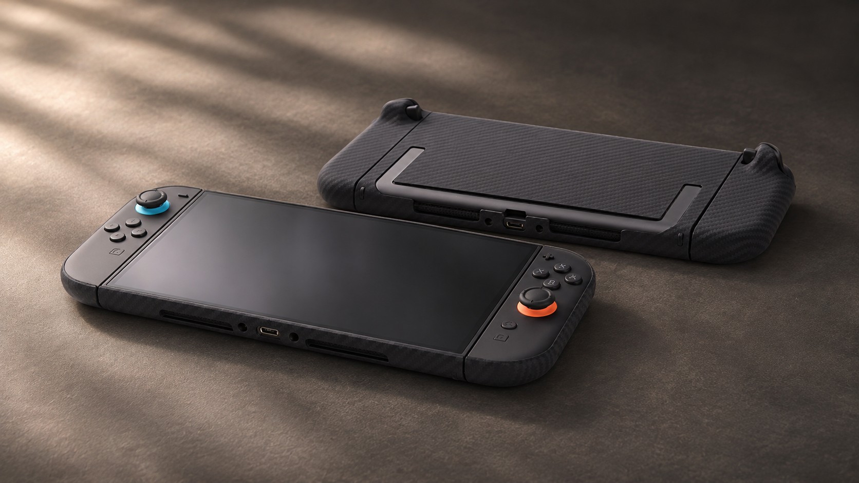 Ultra Slim & Light Case DURO for Switch2を装着したSwitch2の正面と、アラミド繊維の背面