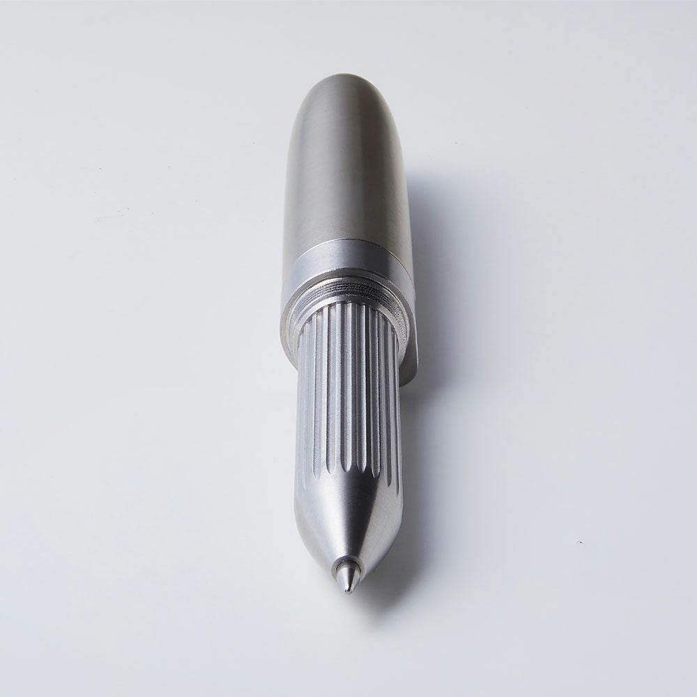 REFILL PEN JACKET Extra Short｜iF賞受賞 コンパクト金属ペン | Deff