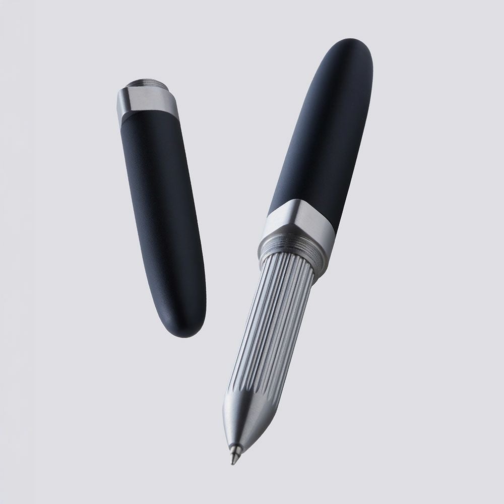 REFILL PEN JACKET Extra Short ジェットブラック｜スタイリッシュな黒 アルミ製