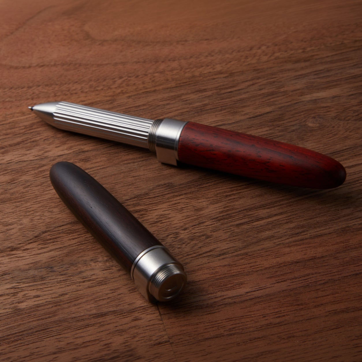 REFILL PEN JACKET Extra Short｜iF賞受賞 コンパクト金属ペン | Deff