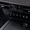 日産キックスP16のデジタルエアコンスイッチとセンターコンソール